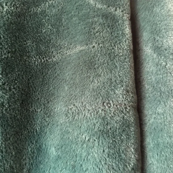 NEVER WORN FUR JACKET FOR WOMEN - Picture 2 of 5